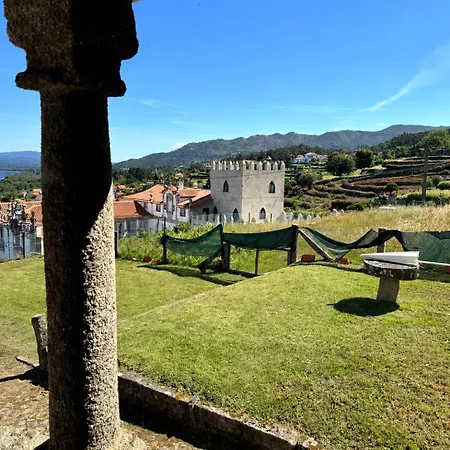 Casas Da Loureira * Gondarém