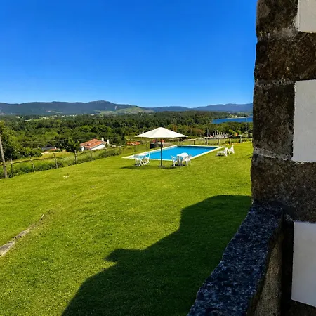 Casas Da Loureira Semesterpark Gondarém