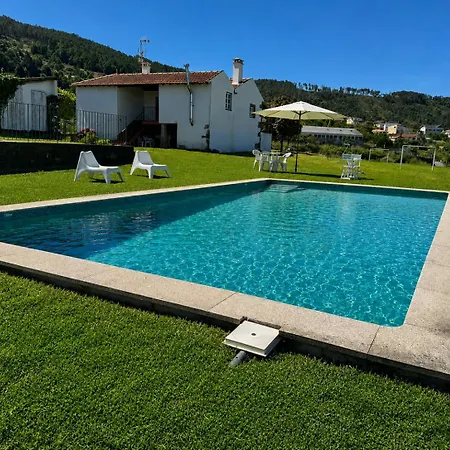 Casas Da Loureira Semesterpark Gondarém