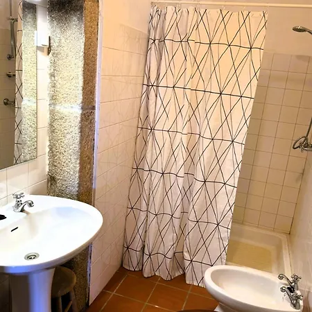 Casas Da Loureira * Gondarém