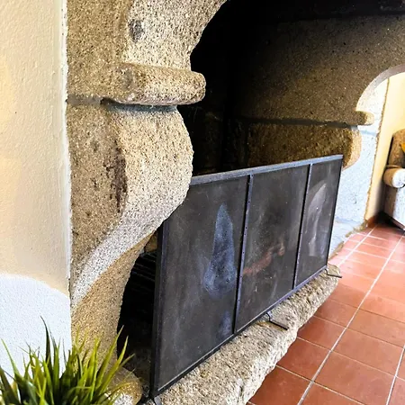 Casas Da Loureira * Gondarém